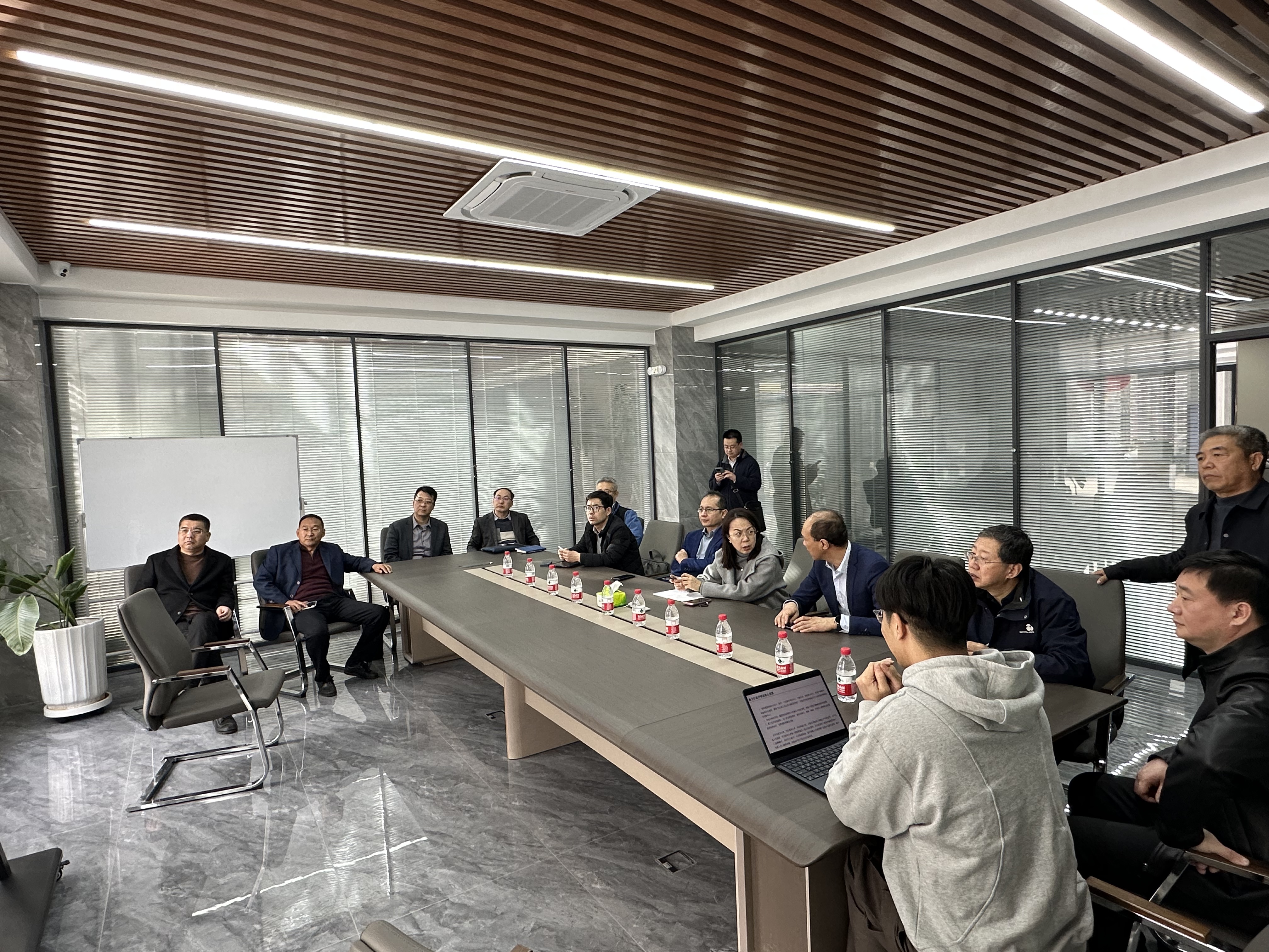 河北科技大学赴河北康卫仕医疗科技有限公司走访交流会